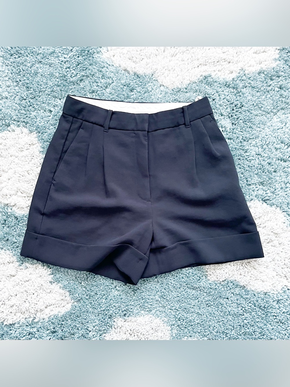 Wilfred Labyrinth Navy Pleated Cuffed Shorts